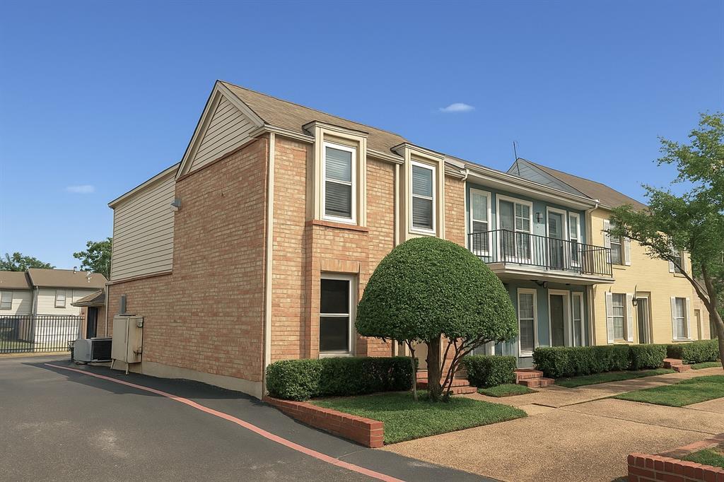 9844 Valley Meadow Court, Dallas