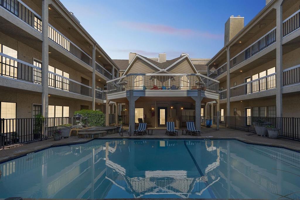 4800 W Lovers Lane 212, Dallas