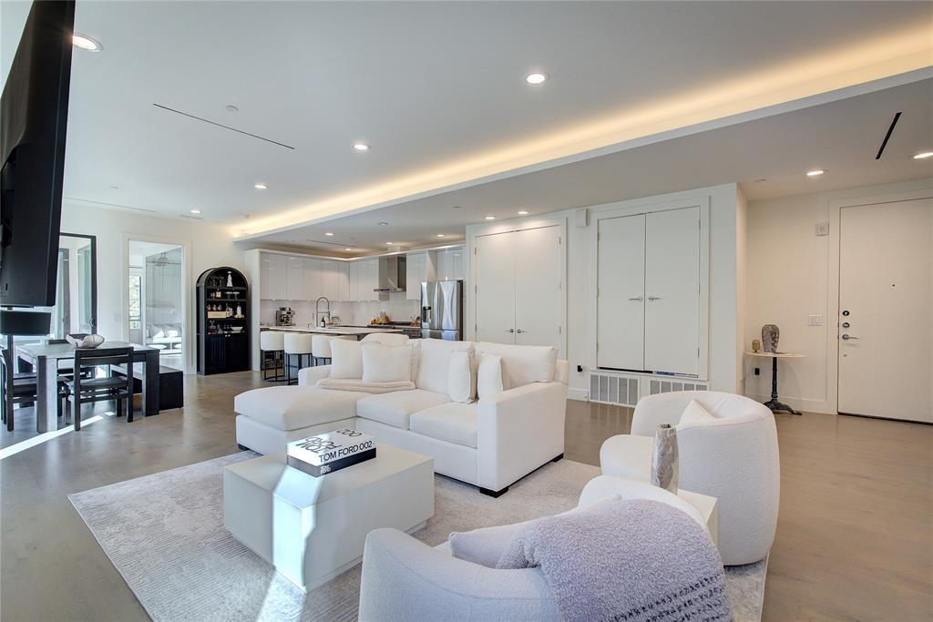 3923 Cole Avenue 103, Dallas