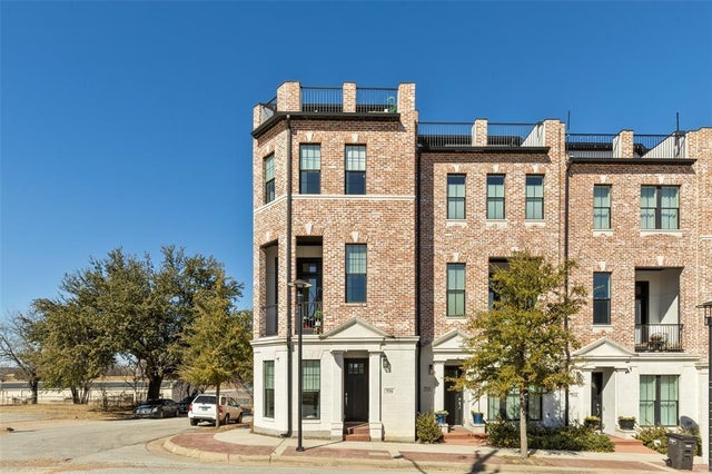 916 W Peach Street, Fort Worth
