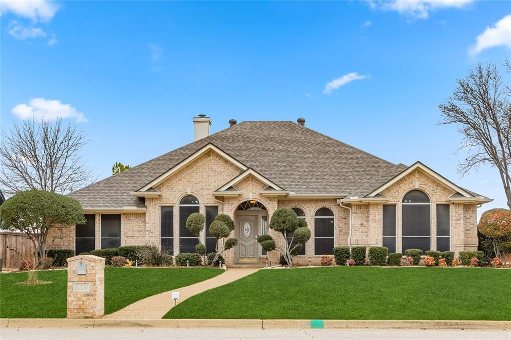 118 W Greenbriar Lane, Colleyville