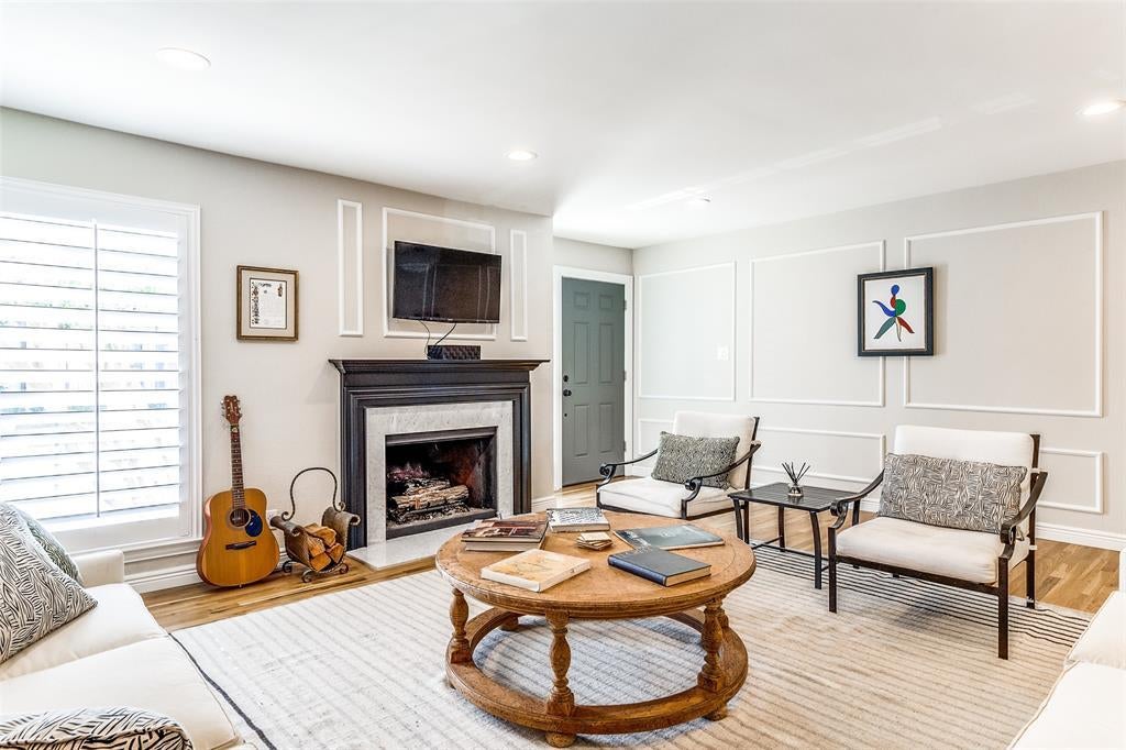 15904 Archwood Lane 1020, Dallas