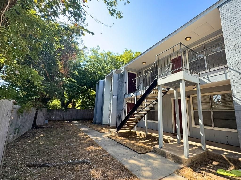 219 Fry Street 10, Denton