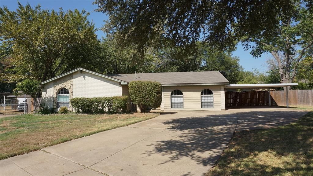 2308 Warwick Court, Bedford