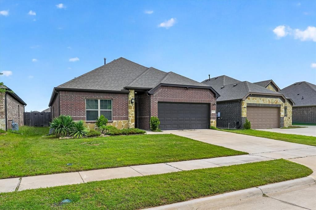 7815 Cottonwood Drive, Greenville