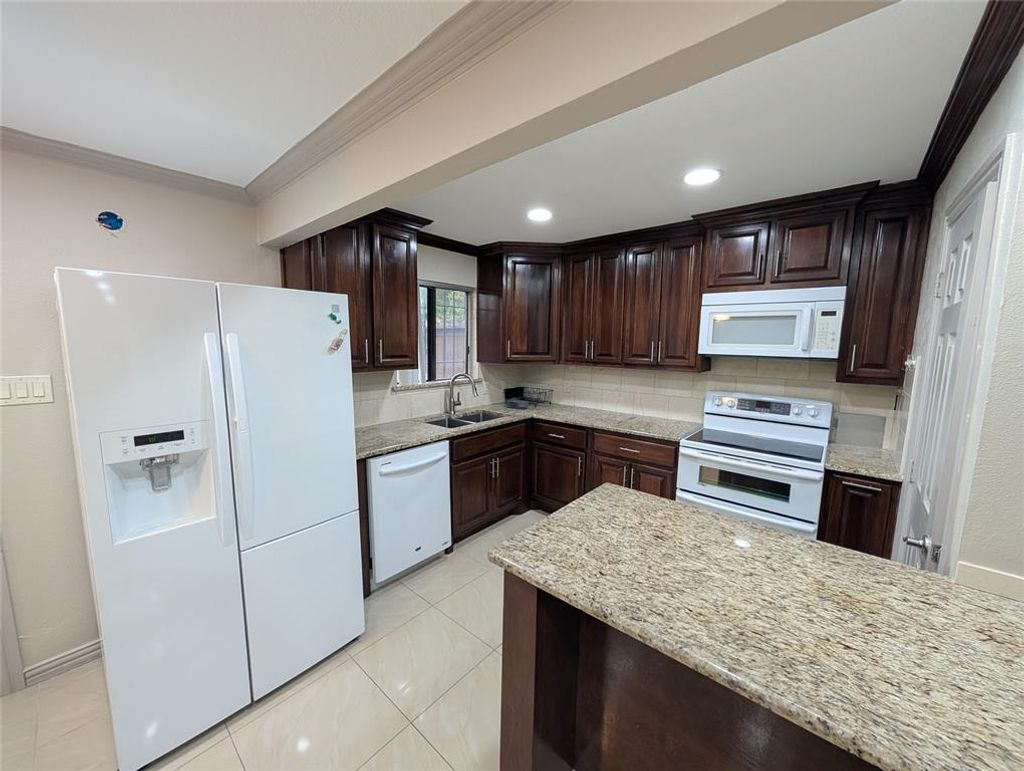 6646 E Lovers Lane 1105, Dallas
