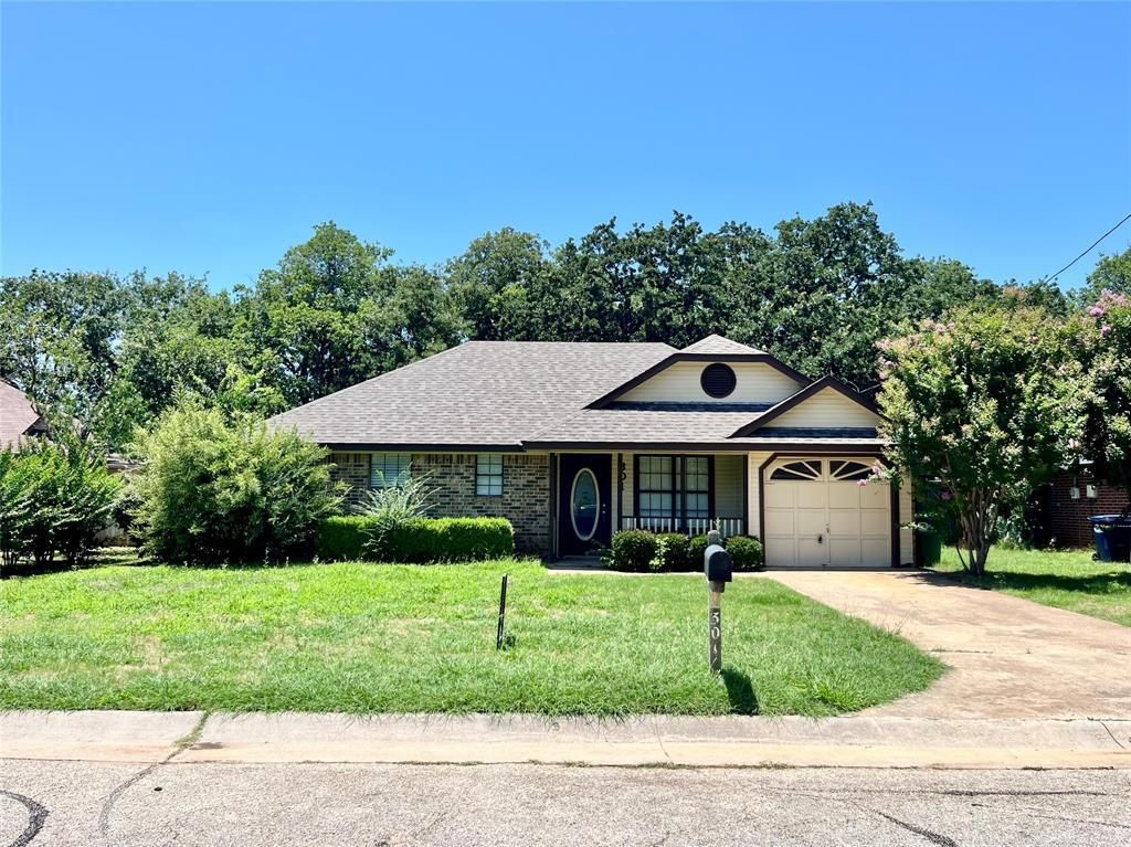 301 Joshua Street, Denton