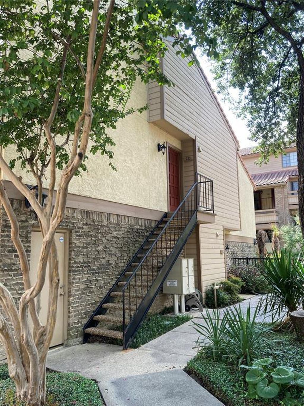 7640 W Greenway Boulevard 2d, Dallas
