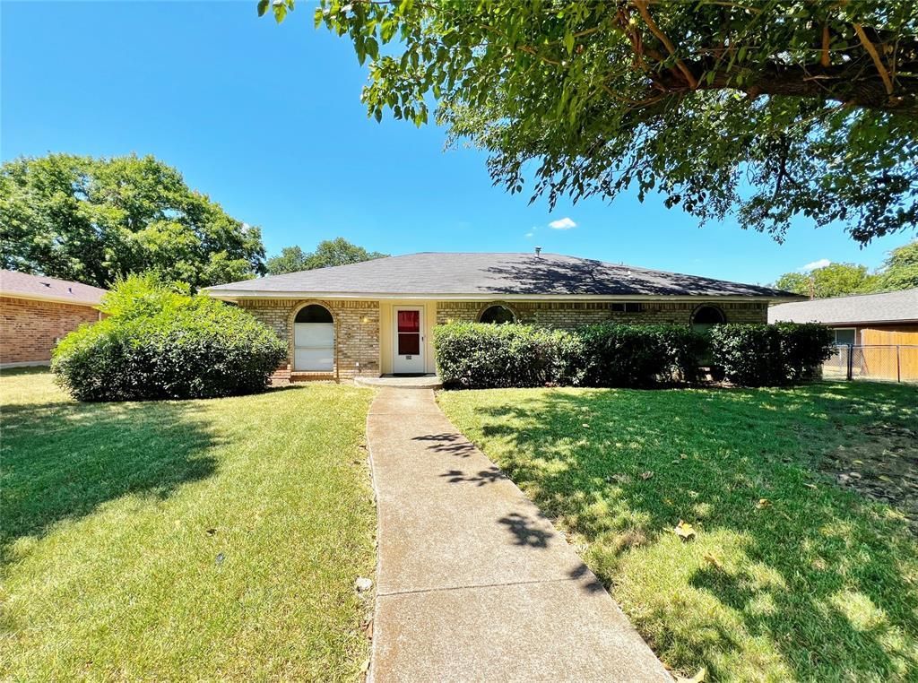 221 Connie Drive, DeSoto