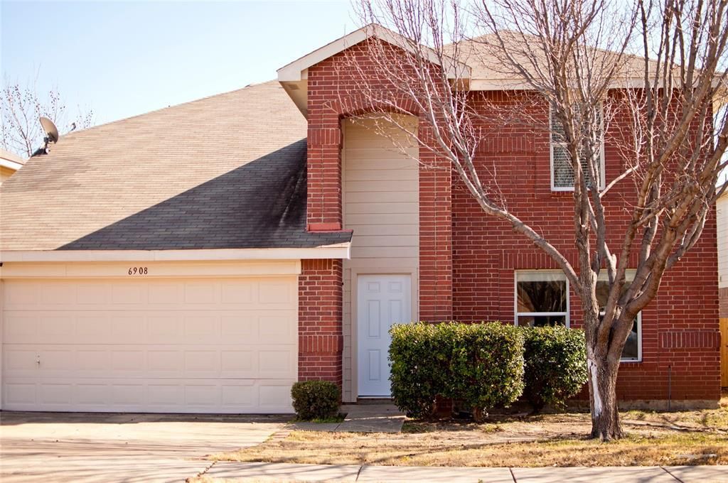 6908 Meadow Way Lane, Fort Worth