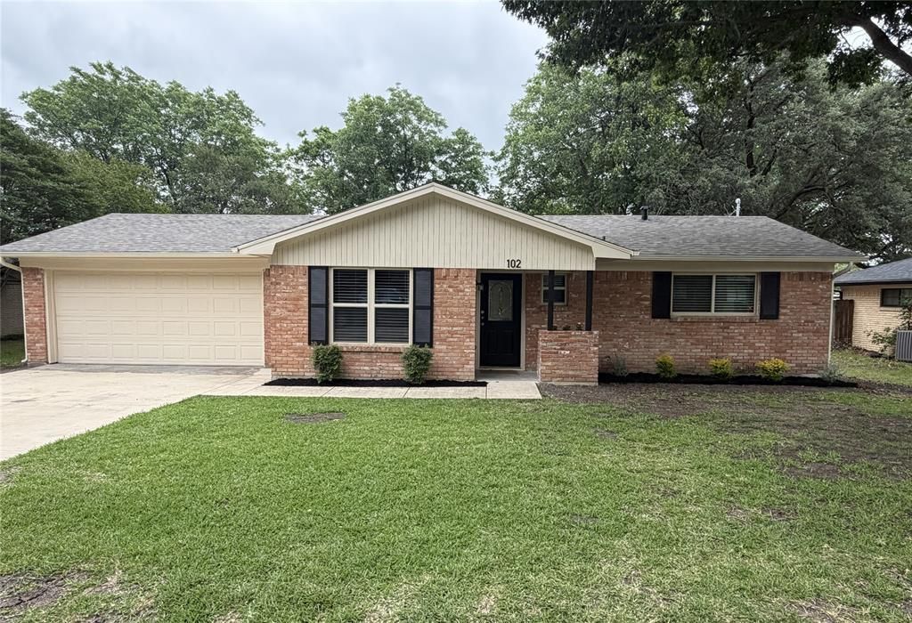 102 Cherokee Circle, Waxahachie