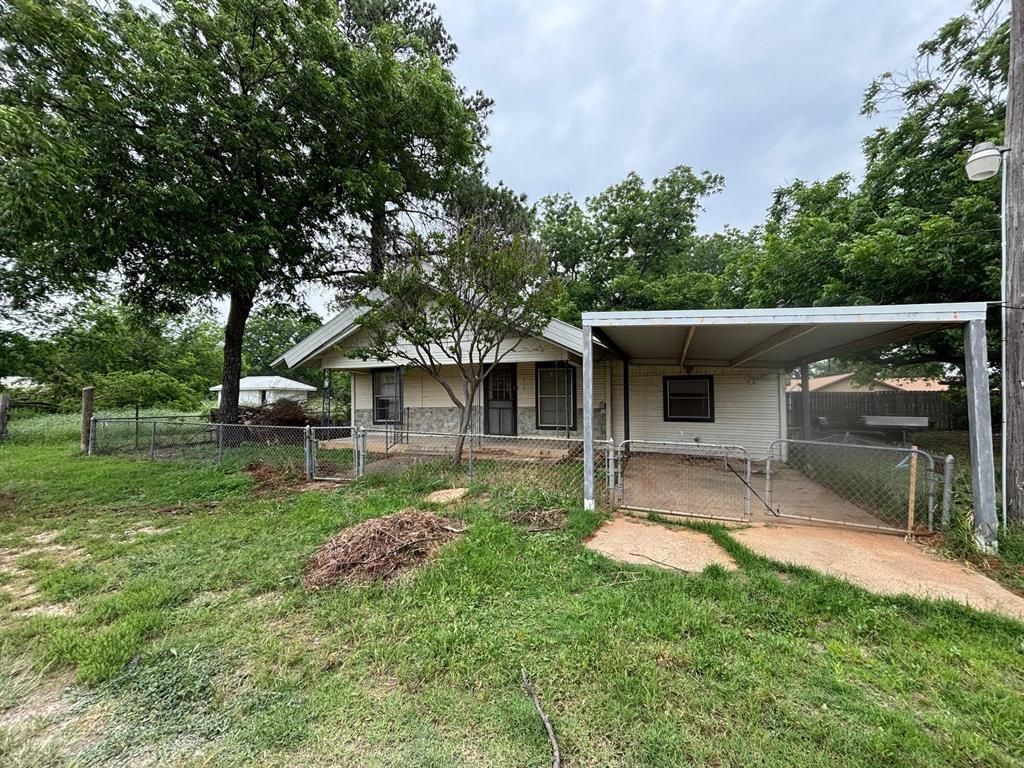 316 Alley Street, Perrin