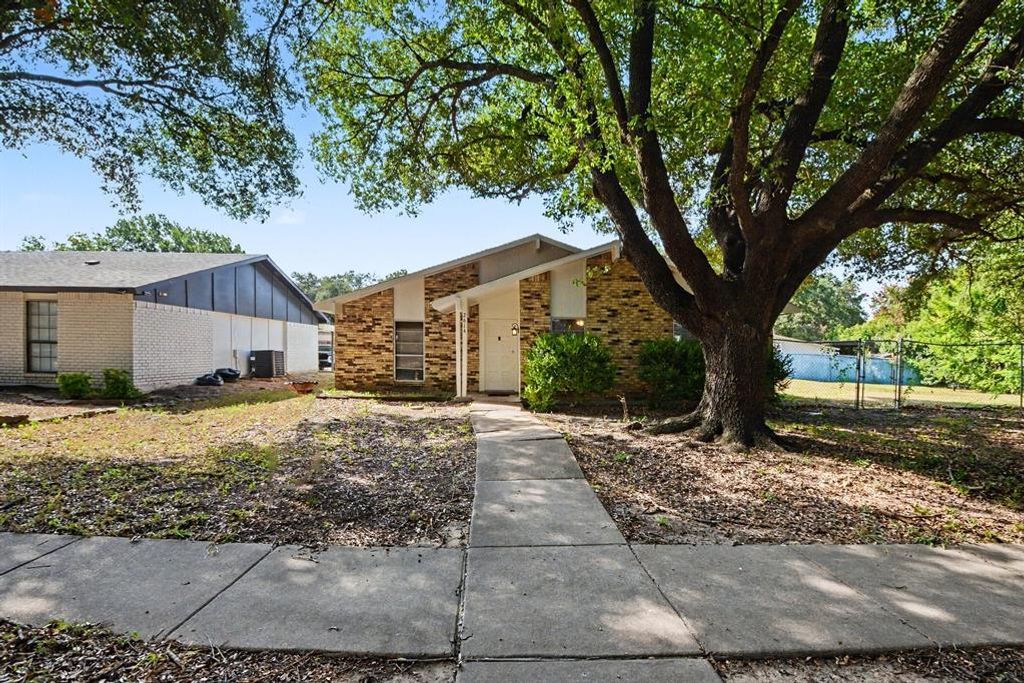 2614 Branch Oaks Drive, Garland