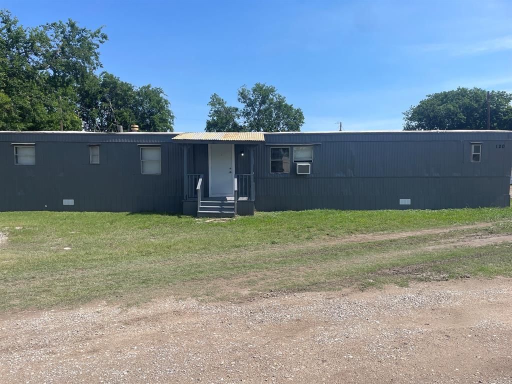 120 Cunningham Boulevard, Anna