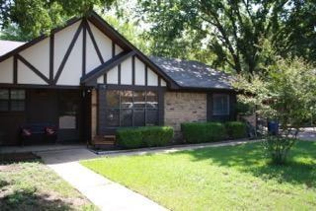 112 E Denton Drive, Euless