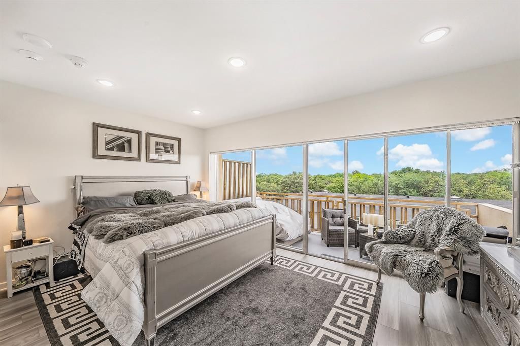 6211 W Northwest Highway G417, Dallas