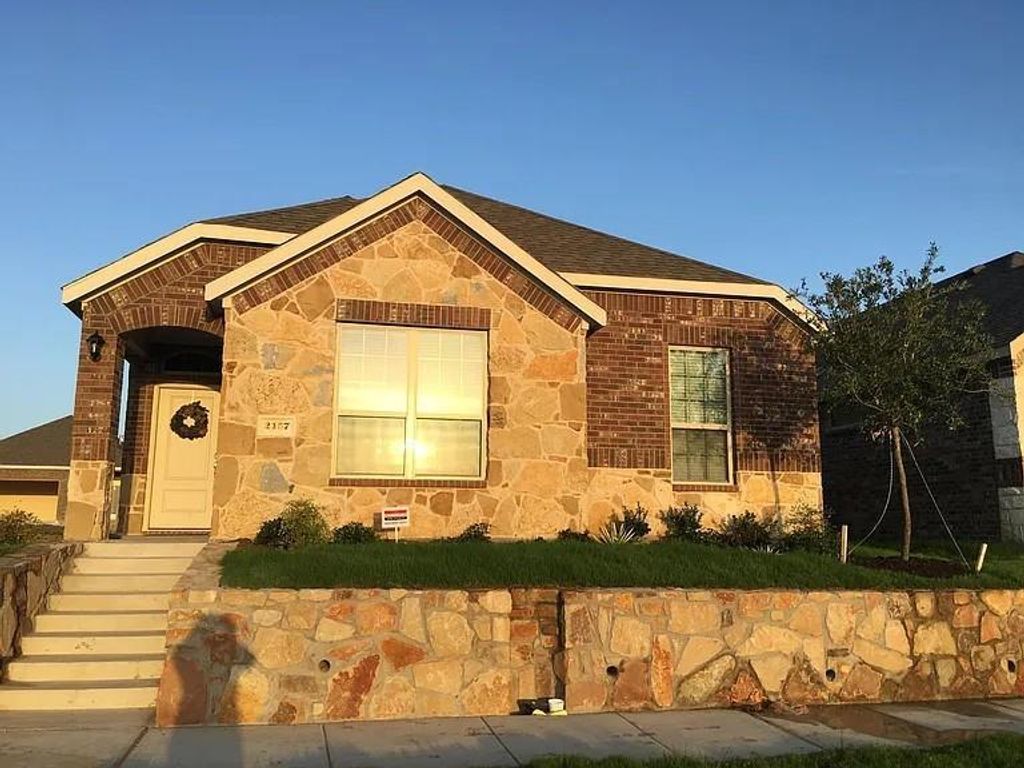 2157 Olivereta Drive, Little Elm