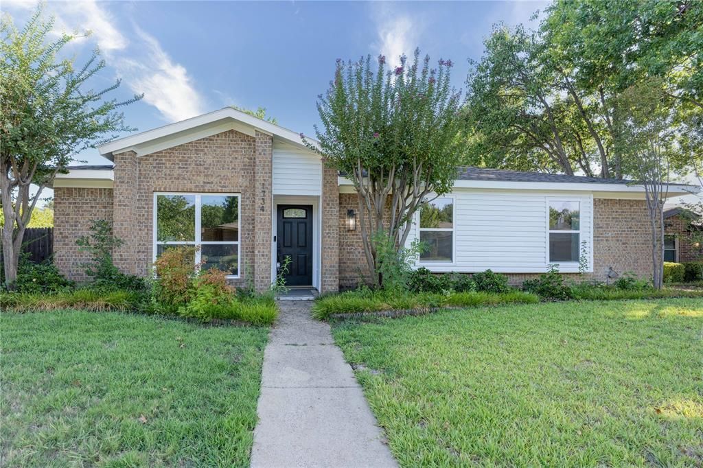 1734 Sterling Lane, Lewisville