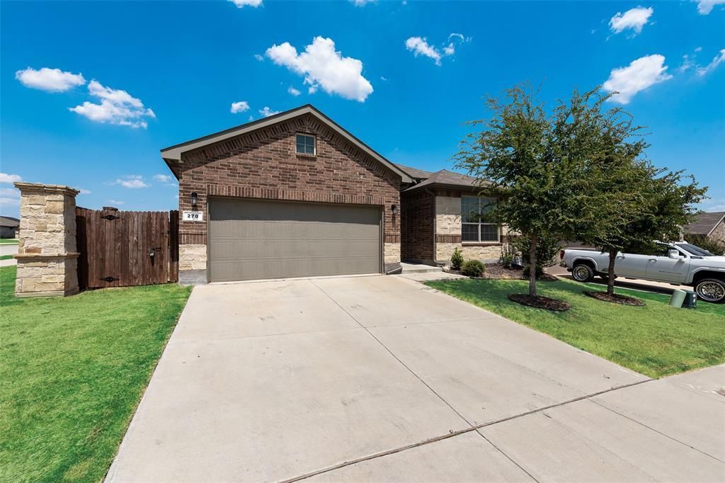 270 Irish Moss Drive, Fort Worth