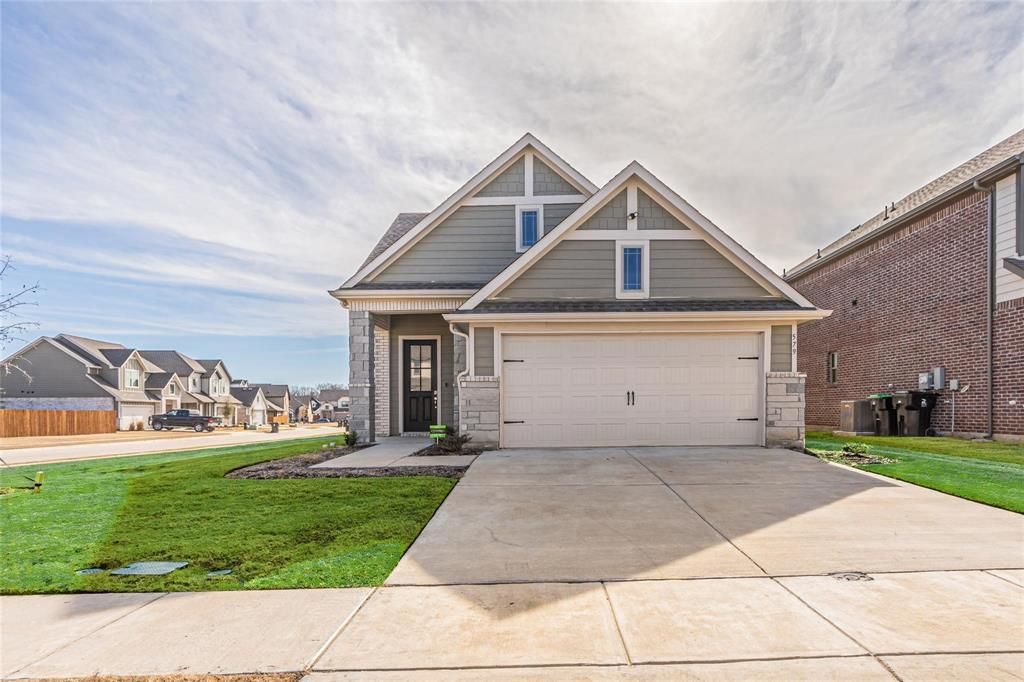 579 Ruthye Lane, Pilot Point