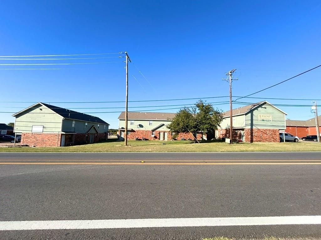 807 W Walnut Street W C2, Celina