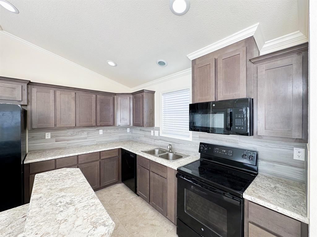 153 Cabrera Street, Oak Point