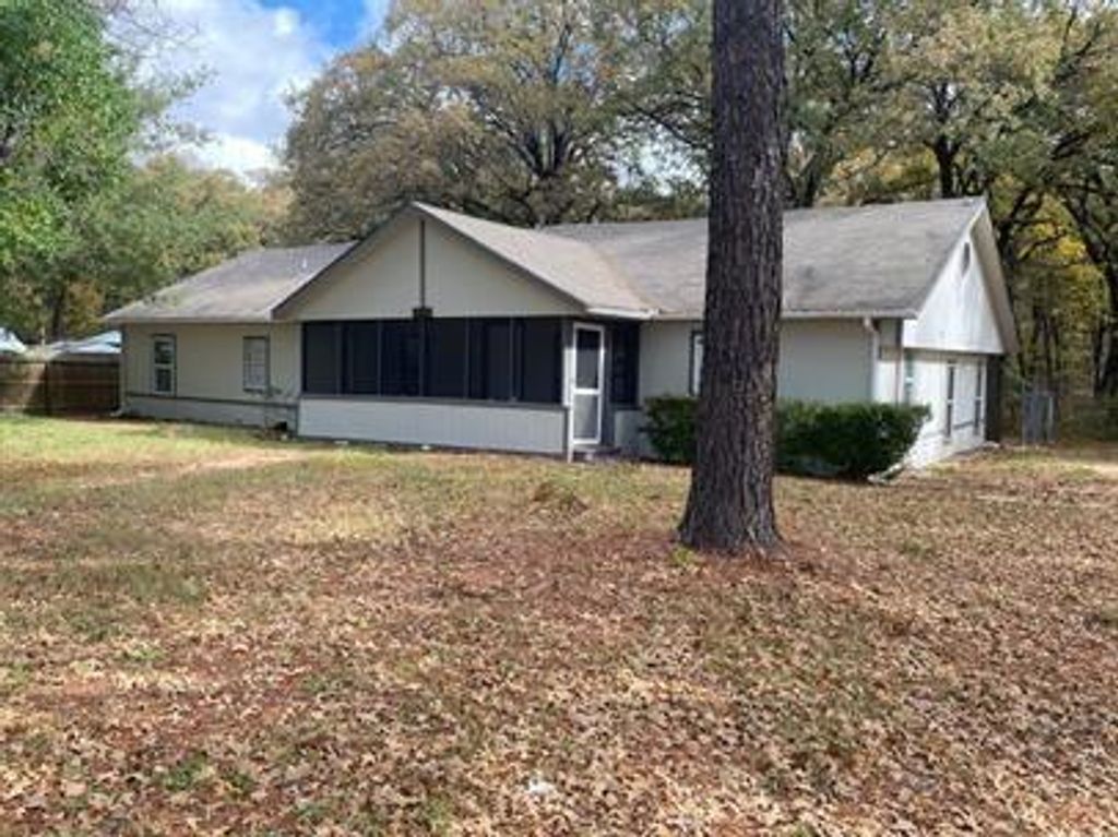 410 Pleasure Land Road, Gun Barrel City