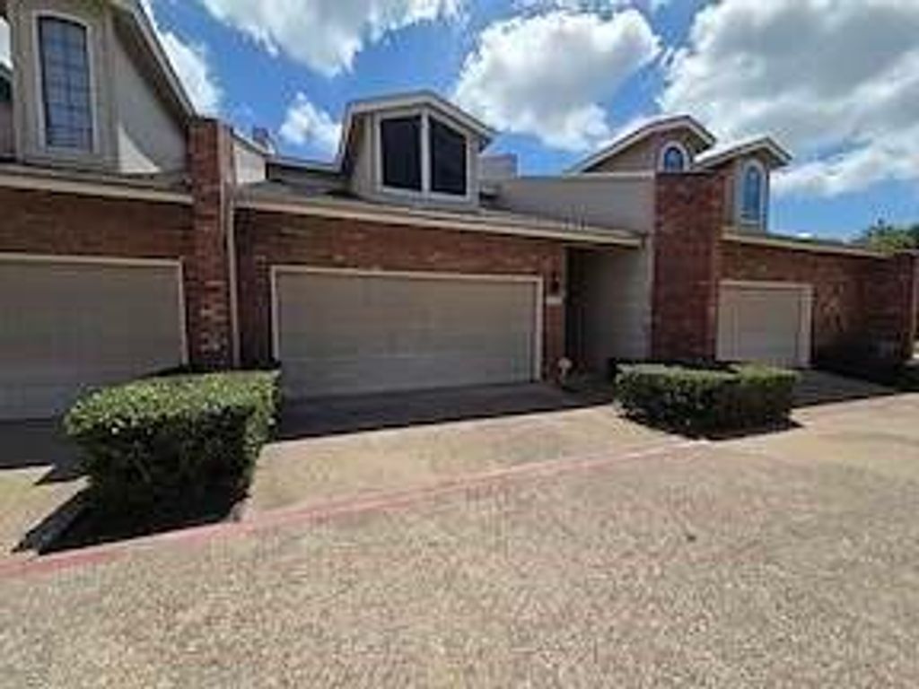 5839 Lake Point Drive, Arlington