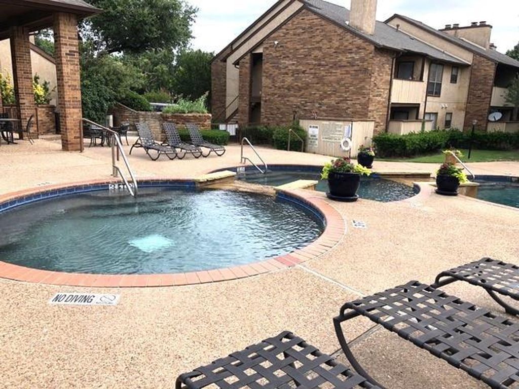 1109 Calico Lane 1810, Arlington