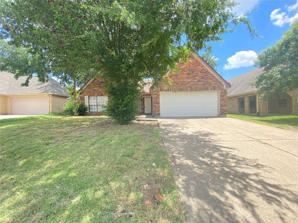 6101 Meadowside Trail, Arlington