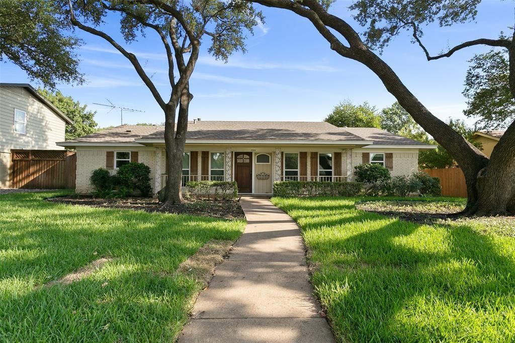406 Pleasant Valley Lane, Richardson