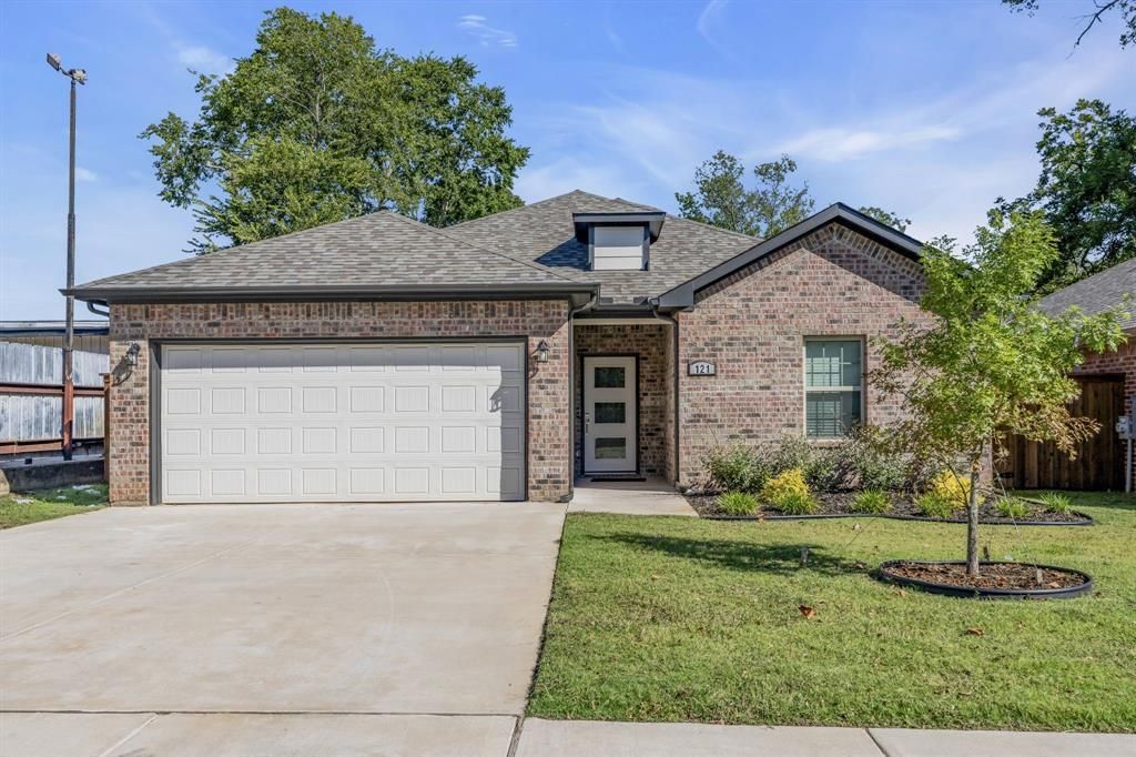 121 W Morton Street, Denison