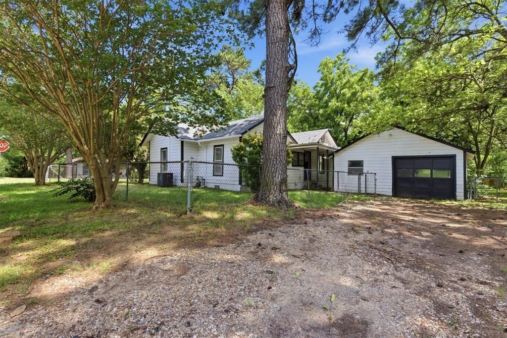 630 E Acheson Street, Denison