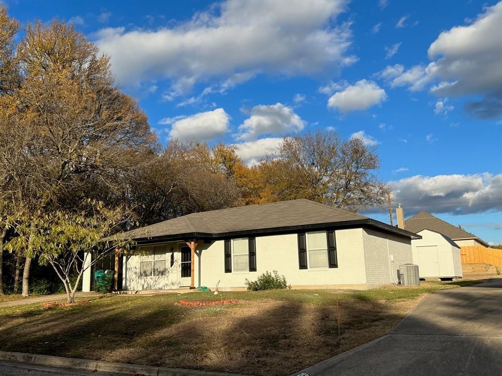 701 S Valentine Drive, Sherman