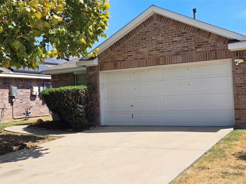 8928 Sunny Hollow Drive, Fort Worth