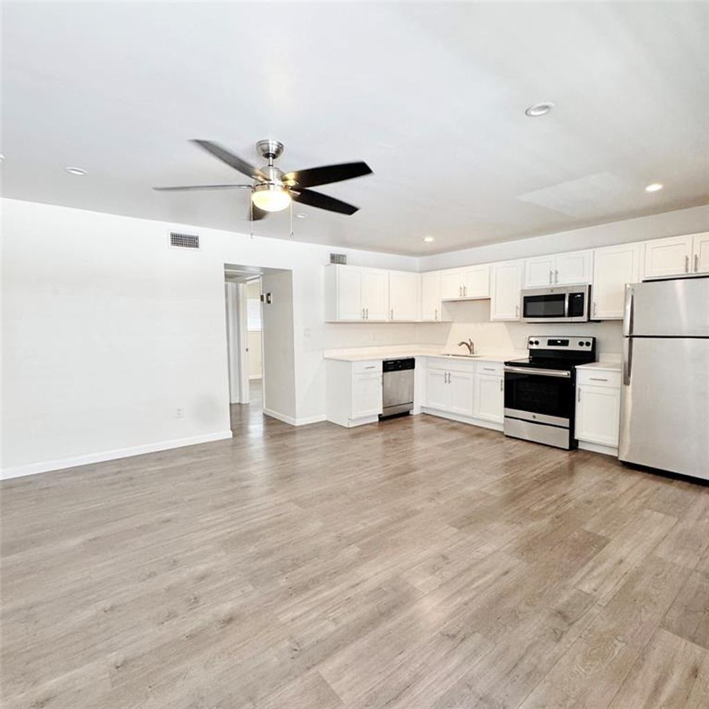 5010 San Jacinto Street 201, Dallas