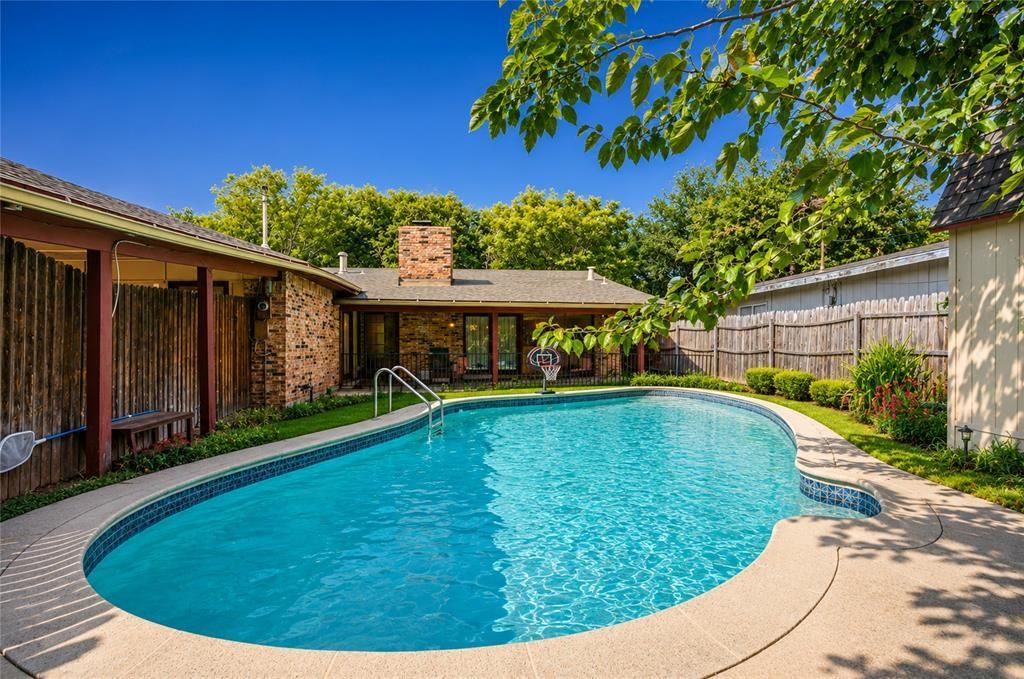 1518 Camelia Drive, Lewisville