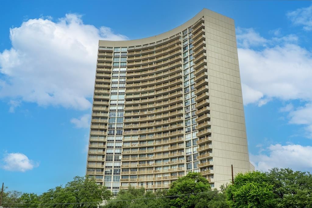 6211 W Northwest Highway 1903, Dallas