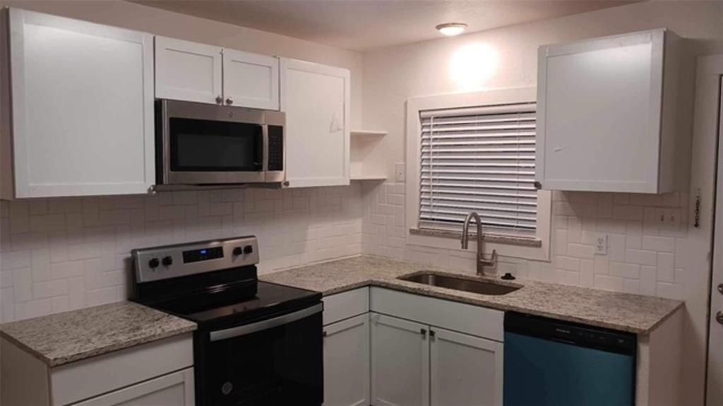 706 E Acheson Road, Denison