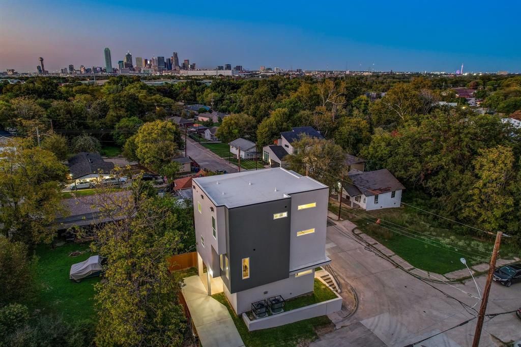 521 Faulk Street, Dallas