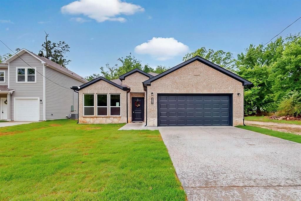 415 Martin Luther King Jr Street, Sulphur Springs