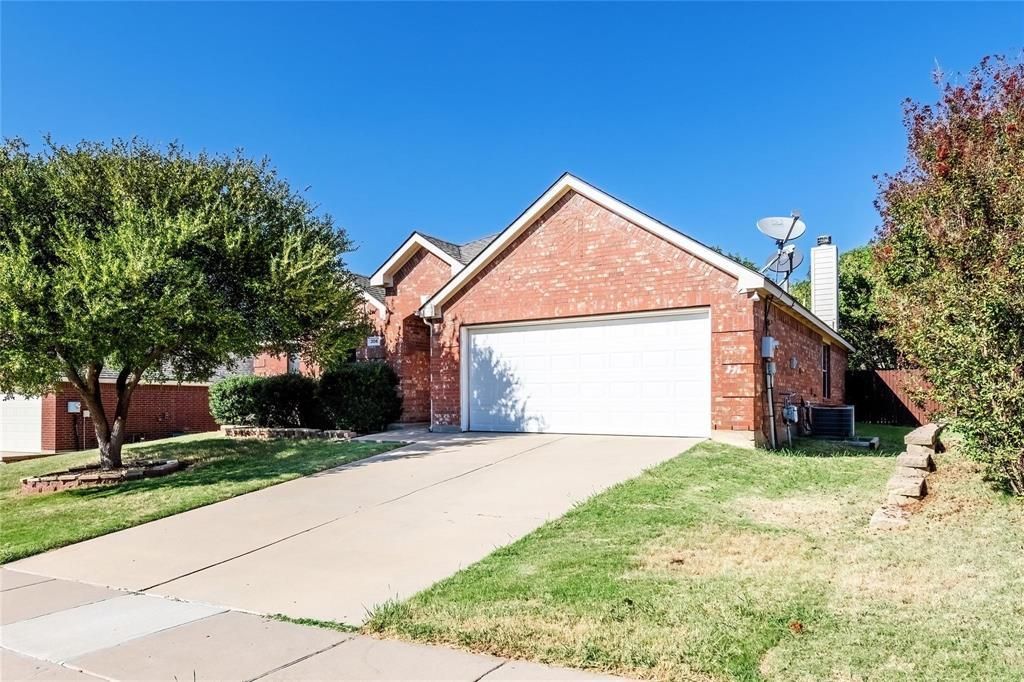 306 Tarpan Trail, Celina
