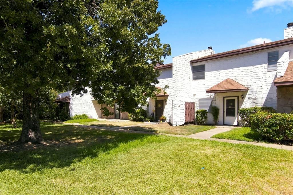 1725 E Grauwyler Road 138, Irving