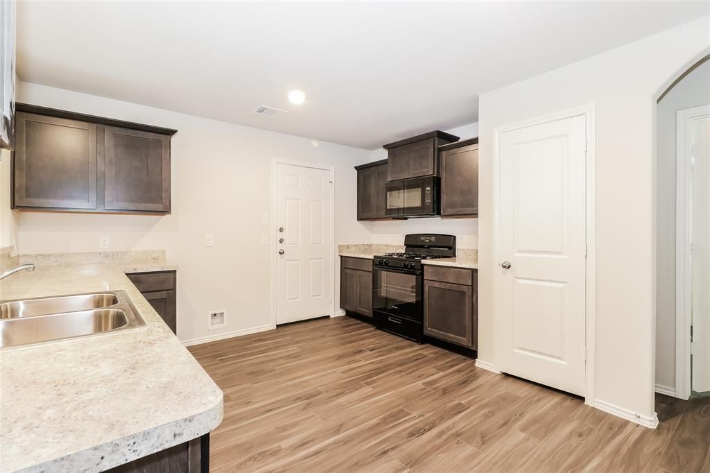432 Woodhouse Way, Everman