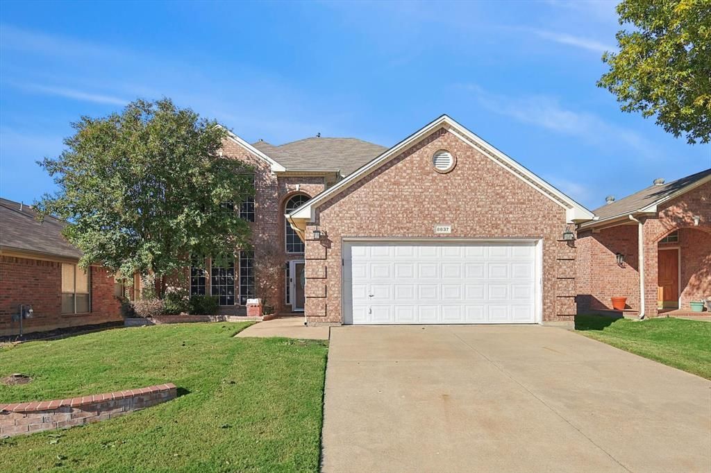 8837 Sunset Trace Drive, Fort Worth