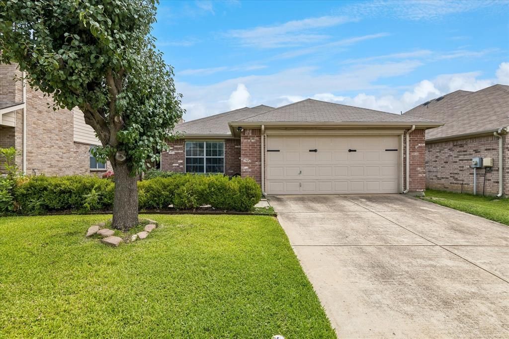 5720 Mountain Stream Trail, Fort Worth
