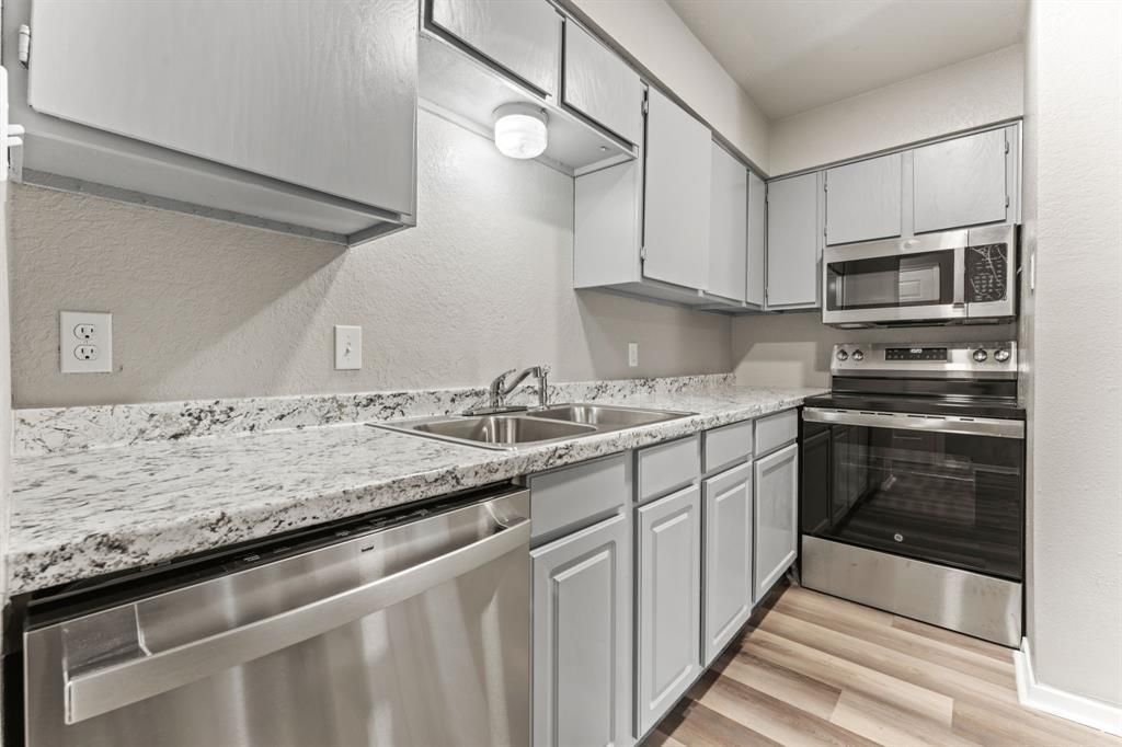 2512 Windy Pine Lane, Arlington