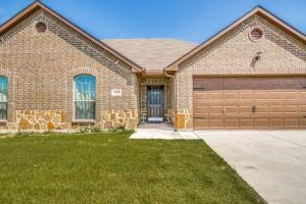 519 Long Prairie Drive, Royse City