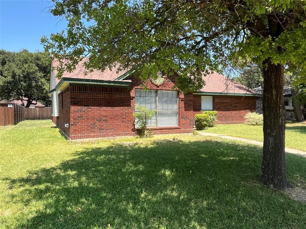 2405 Brookside Drive, Rowlett