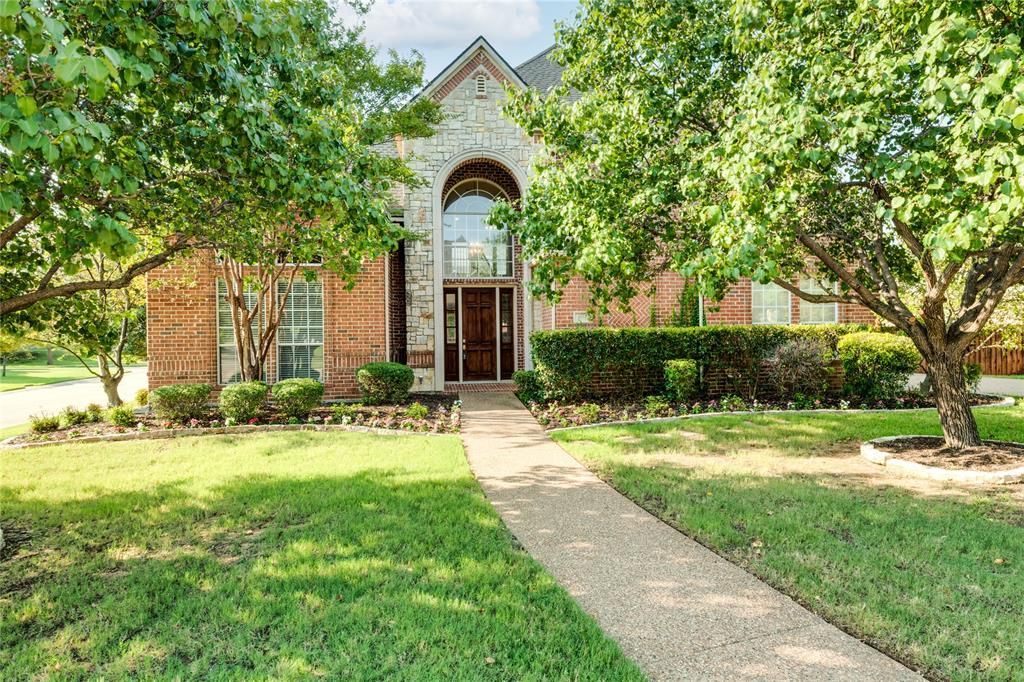 801 Camelot Court, Highland Village